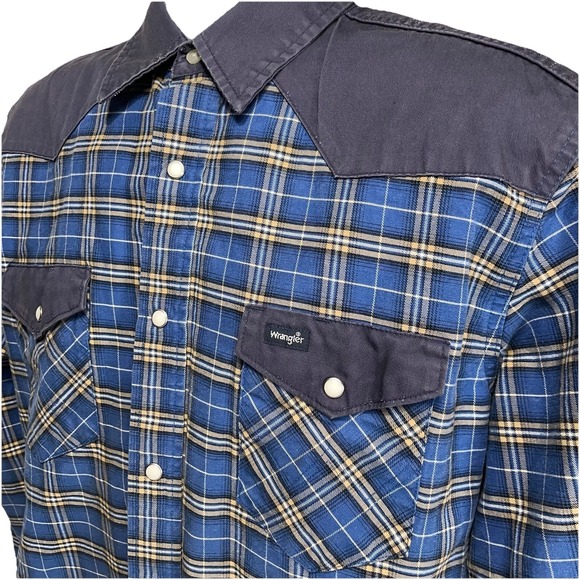 Wrangler Blue Plaid Casual Button Down Shirt - Picture 6 of 11